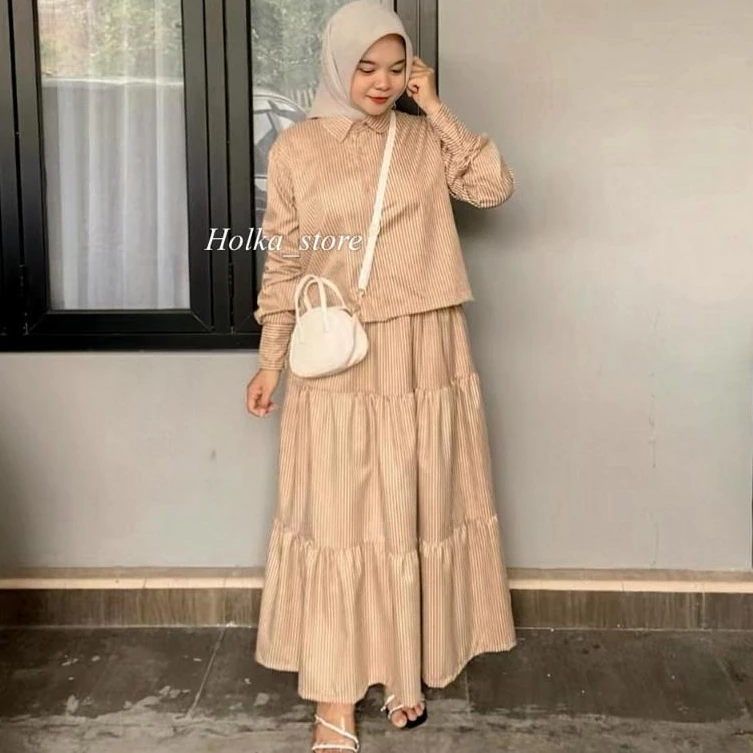 Naumi-Setelan Salur Wanita
